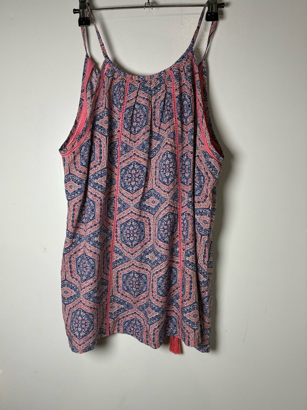 Sole Society Pink and Blue Crochet-Accent Printed Cami Solitaire Size L women - Picture 5 of 9